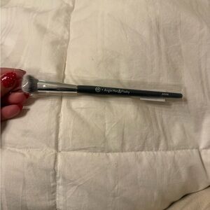 BK Beauty Angie Hot & Flashy A506 Makeup Brush - Black